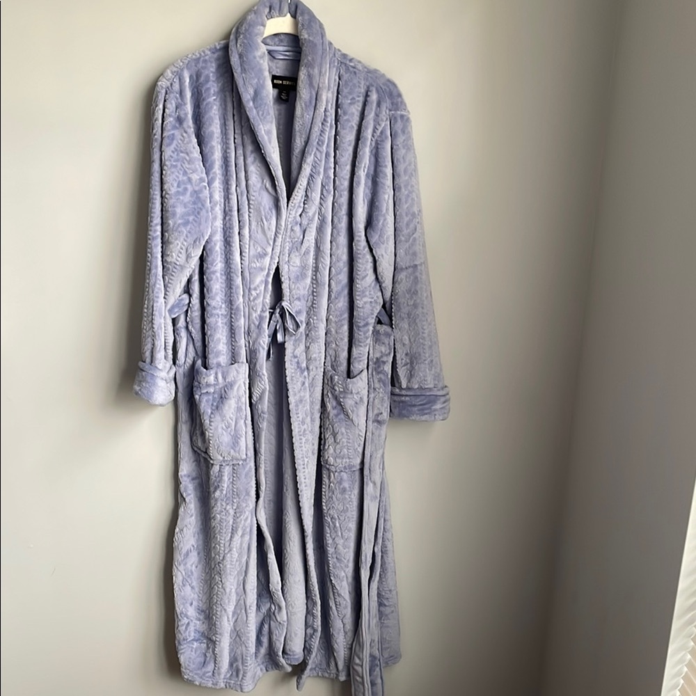 New Room Service Blue Textured Plush Robe Size Small